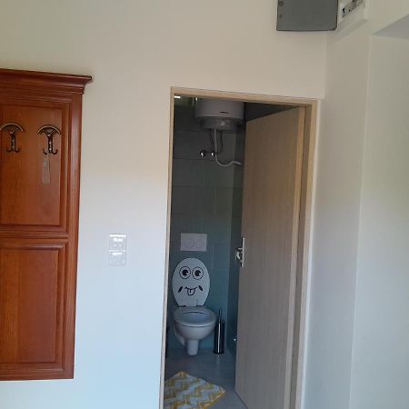 Apartmani Studio Apartmani Senjska Maslina เซนญ์ ภายนอก รูปภาพ