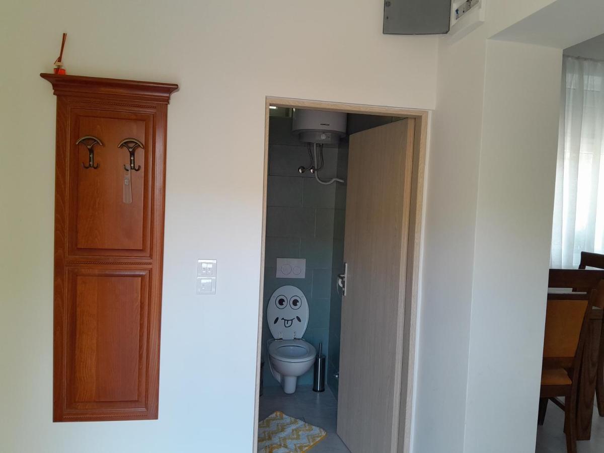 Apartmani Studio Apartmani Senjska Maslina เซนญ์ ภายนอก รูปภาพ
