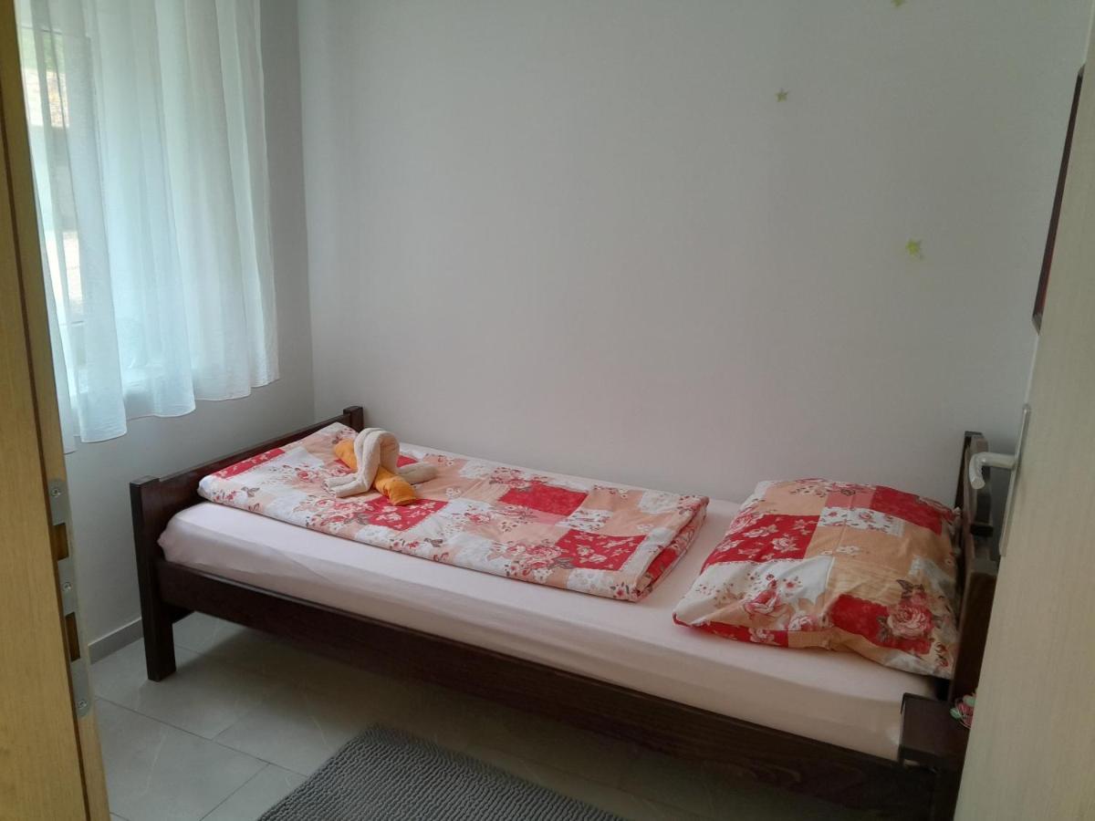 Apartmani Studio Apartmani Senjska Maslina เซนญ์ ภายนอก รูปภาพ