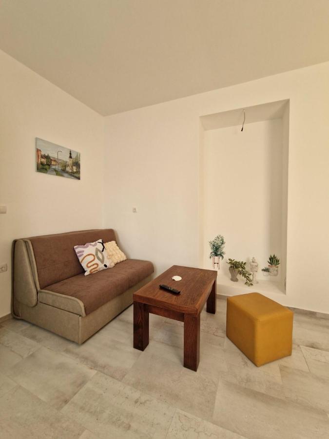 Apartmani Studio Apartmani Senjska Maslina เซนญ์ ภายนอก รูปภาพ